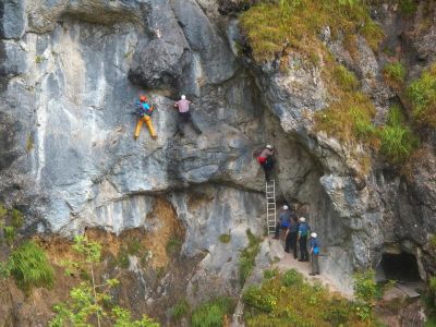 001-Einstieg in den Hausbachfall-Klettersteig